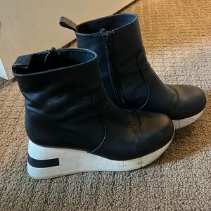 Paloma wedge boots. Size 36.